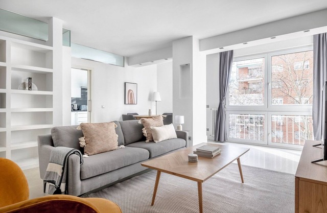 Amazing Chamartín 2BR, near Real Madrid Stadium, by Blueground