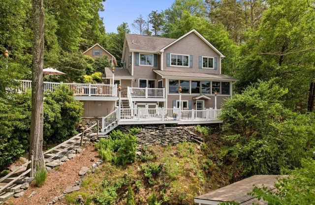 Amazing Family Lake Wallenpaupack Lakefront with Dock