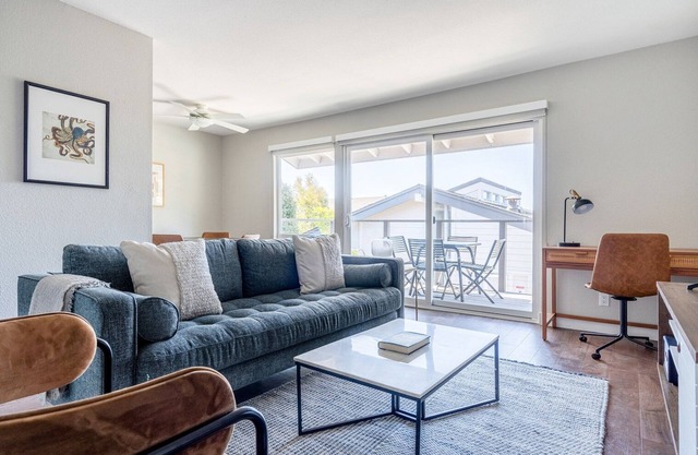 Amazing Foster City 1BR w/Pool, W/D, Gym, near highways, by Blueground