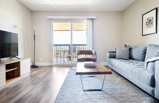Amazing Foster City 2BR w/Gym, Pool, W/D, near highways, by Blueground