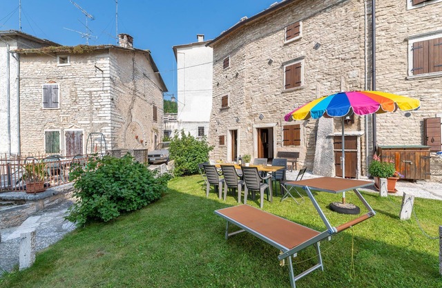 Amazing home in Sant'Anna d'Alfaedo