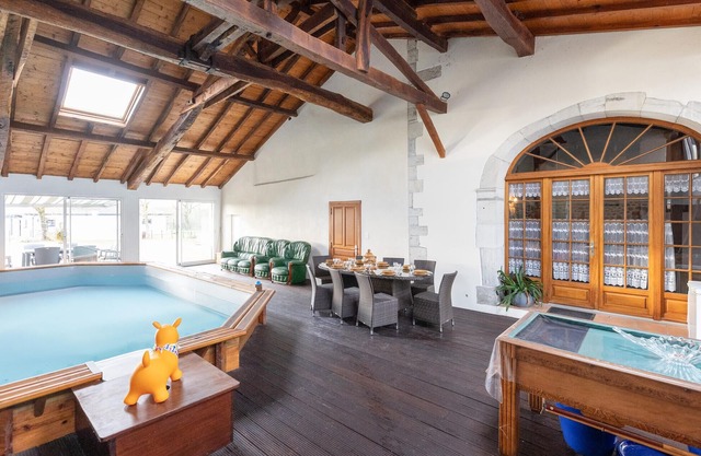 Amazing home in Saint-Pé-de-Léren