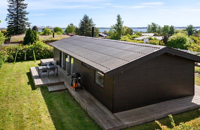 Amazing home in Bogø By with WiFi