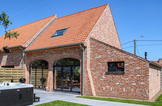 Amazing home in Diksmuide with WiFi