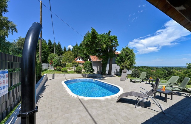 Amazing home in Jalzabet with WiFi