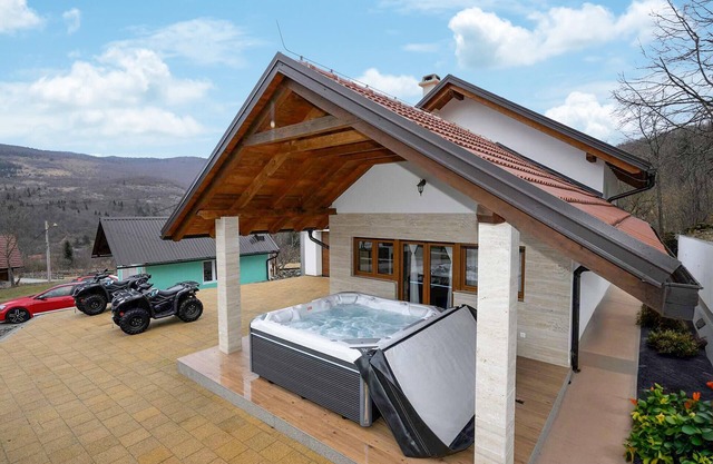 Amazing home in Krasno