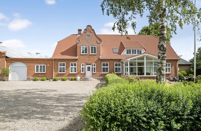 Amazing home in Skærbæk with kitchen