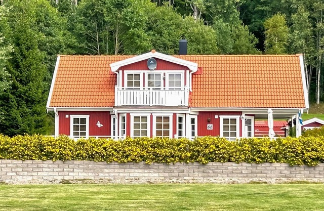 Amazing home in Strömstad with sauna