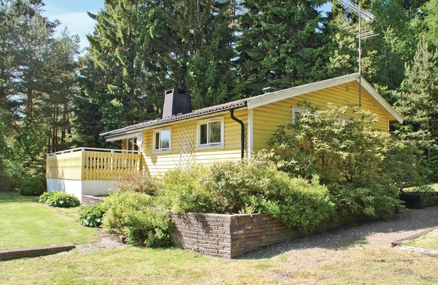 Amazing home in Svanesund with kitchen