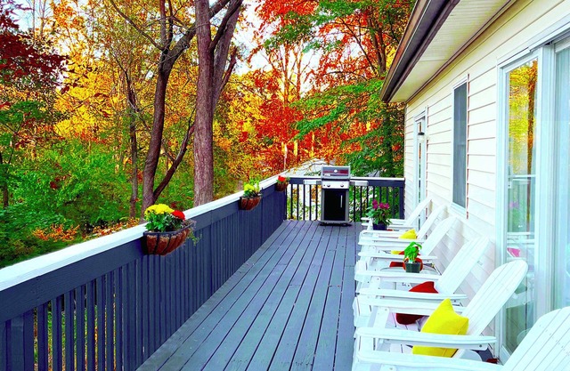 Amazing Home Near Town with Game Room, King Beds, Great Views, and a Gym.