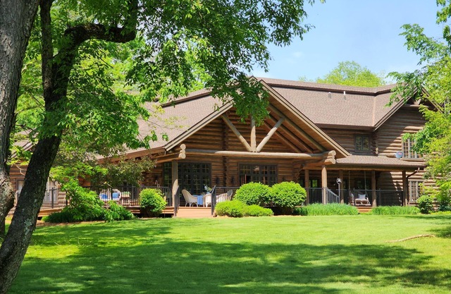 Amazing Lodge and cabins for a Retreat on 43 acres. Make it your private escape.