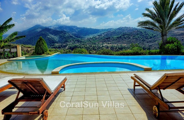 Amazing Luxury Villa, Enormous Heated Pool Jacuzzi, Gym, Games Room In Paphos,