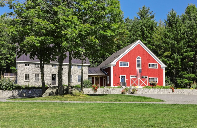 Amazing Multi-building property for Family Reunions, Retreats, Weddings, other