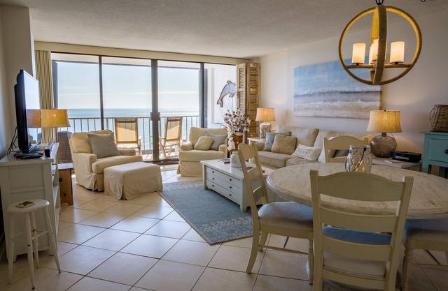 Amazing Oceanfront/Beachfront Condo Beautiful 2 Bedroom/2 Bath