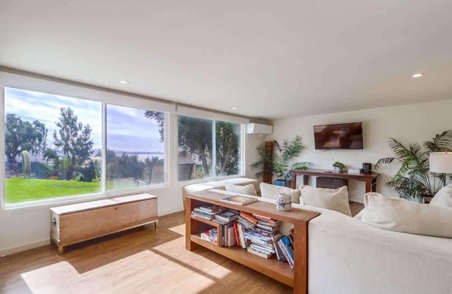 Amazing ocean & bay views, summer fireworks, A/C