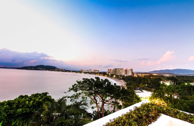 Amazing Ocean View with Beach Access
