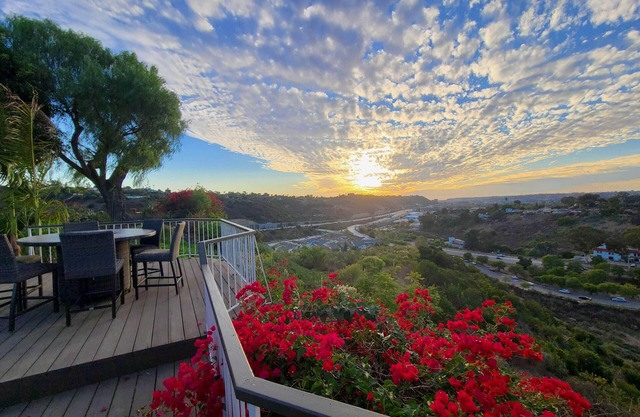 Amazing Views & Great Location at Casa Del Cerro, close to SDSU