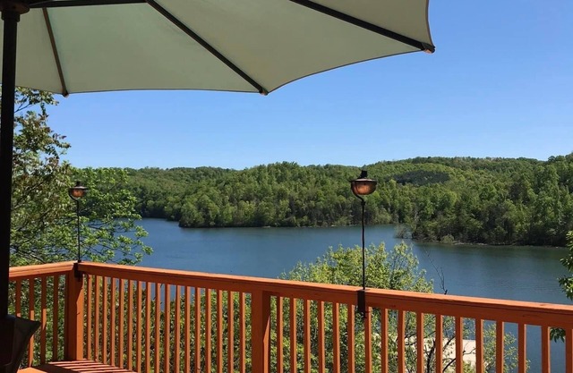 AMAZING views, Lakefront home with private boat dock in Flat Hollow