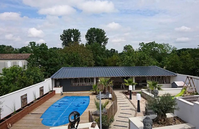 Amazing villa in Nuaillé-d'Aunis with sauna