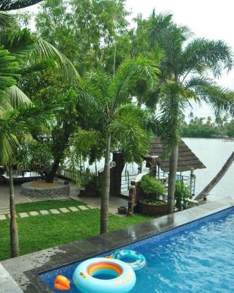 Ambadi's villa -Lake view resort