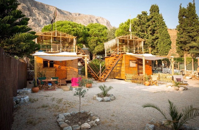 Ambelli The Pirates Cabin - Endeavor