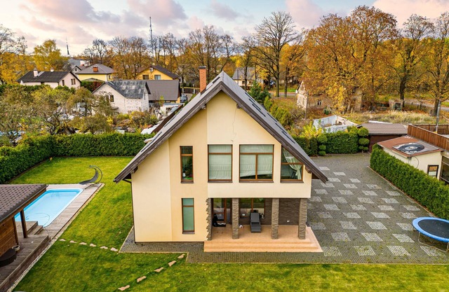 AmberVilla In a quiet place, next to the forest,near city center.Sauna with pool