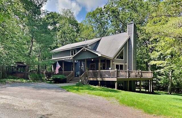 American Pride | Dog Friendly, Dock Slip, Hot Tub