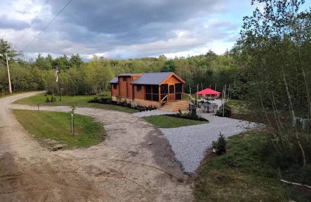 Amish built cabin on 280 acres near North Conwayn