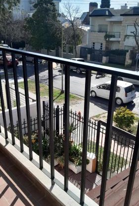 Amplia casa en planta alta en Av Mitre Parque Urquiza