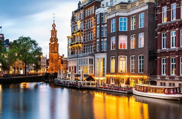 Amsterdam Central Luxury with Canal views