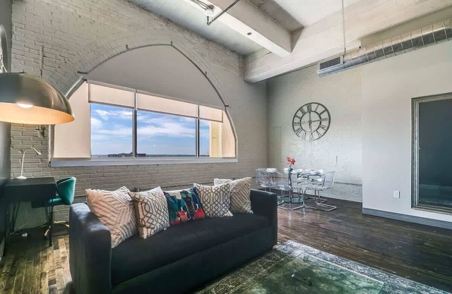 Amyfinehouse | Breakfast +Valet+Downtown Views 2BR