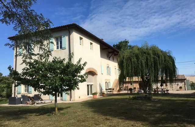 An independent apartment in a traditional house at the foot of