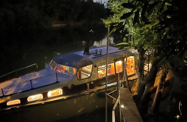 An unusual stay on a boat in the land of the Impressionists