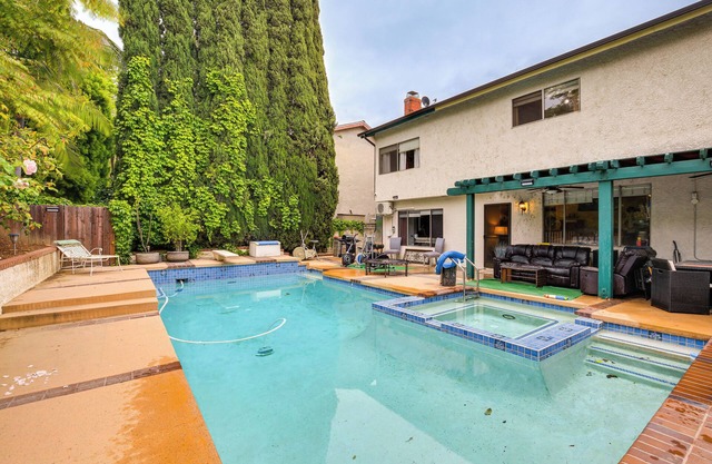 Anaheim Home w/Pool, 14 Mi to Disneyland!