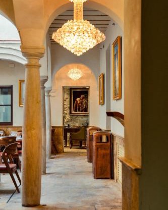 Anahita Boutique Hotel