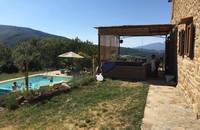 Ancient farmhouse in the heart of the Tuscan hills with swimming pool and panoramic view