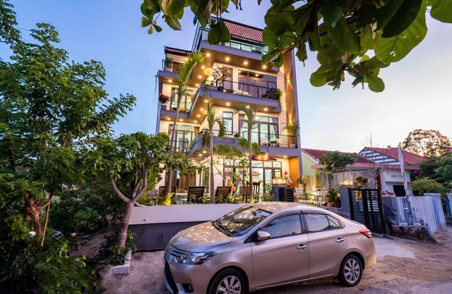 Ancient River Villa with outdoor swimming pool