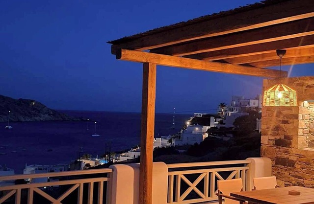 Anemone Villa w/Private Pool — 5 minute from Mylopotas beach