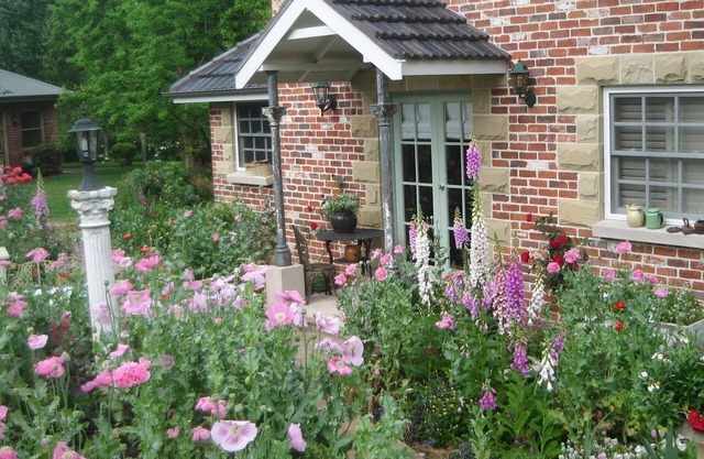 Annies cottage and garden