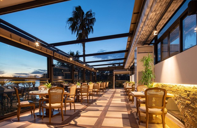 Anthemus Sea Beach Hotel & Spa