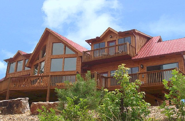 Antler Peak A Luxury Vacation Cabin-10 Min From Helen, GA!