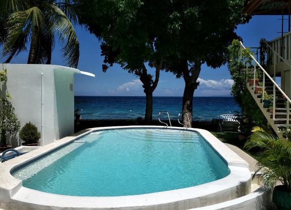 Anton's Beach Resort