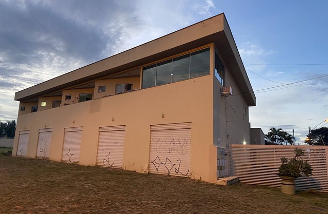 Ap 2 - Comfortable apartment, complete with garage
