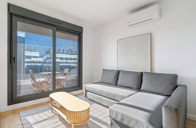 apartamento reformado con garaje y piscina de alquiler temporal