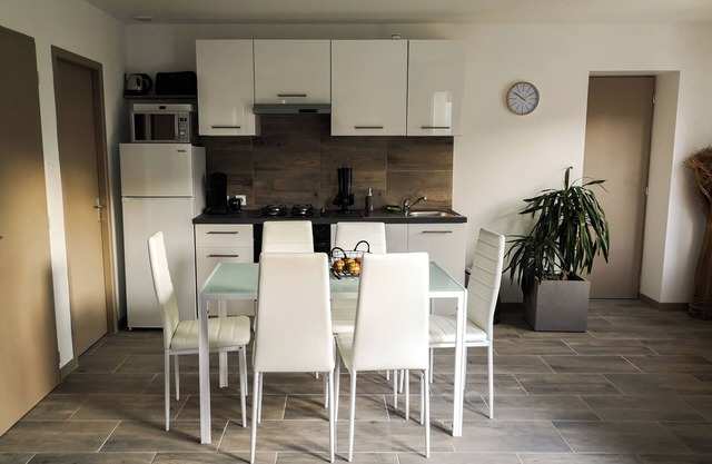 Apartment, ideal for holidaymakers or workers, 10min freeway exit