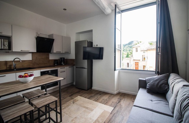 Apartment-Superior-Private Bathroom-Landmark view-L'Industriel