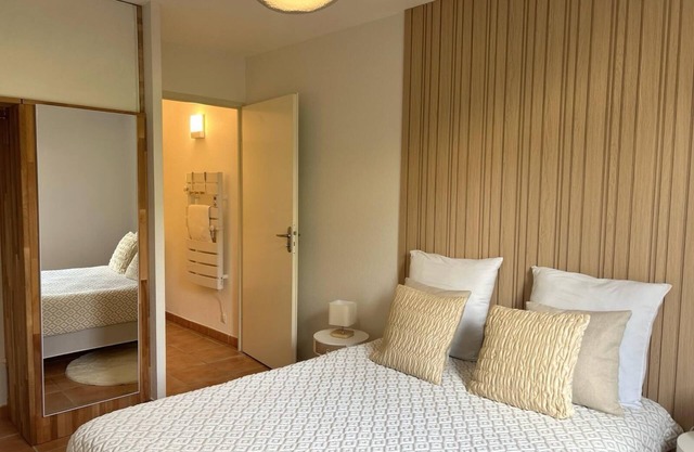 Apartment-Comfort-Ensuite with Bath-Terrace