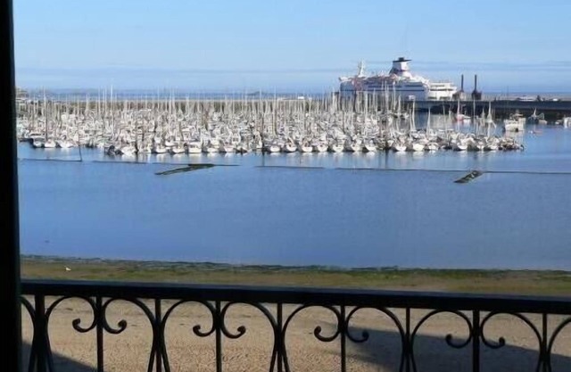 APART. FULL SEA VIEW DIRECT ACCESS BEACH SHOPS AND MARKETS CLOSE CENTRE V