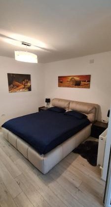 Apartament cu 1 camera spatios ,luminos .