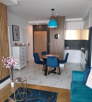 Apartament High Five z kominkiem